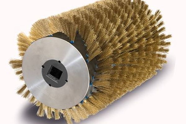 Roller brushes for oxide removal