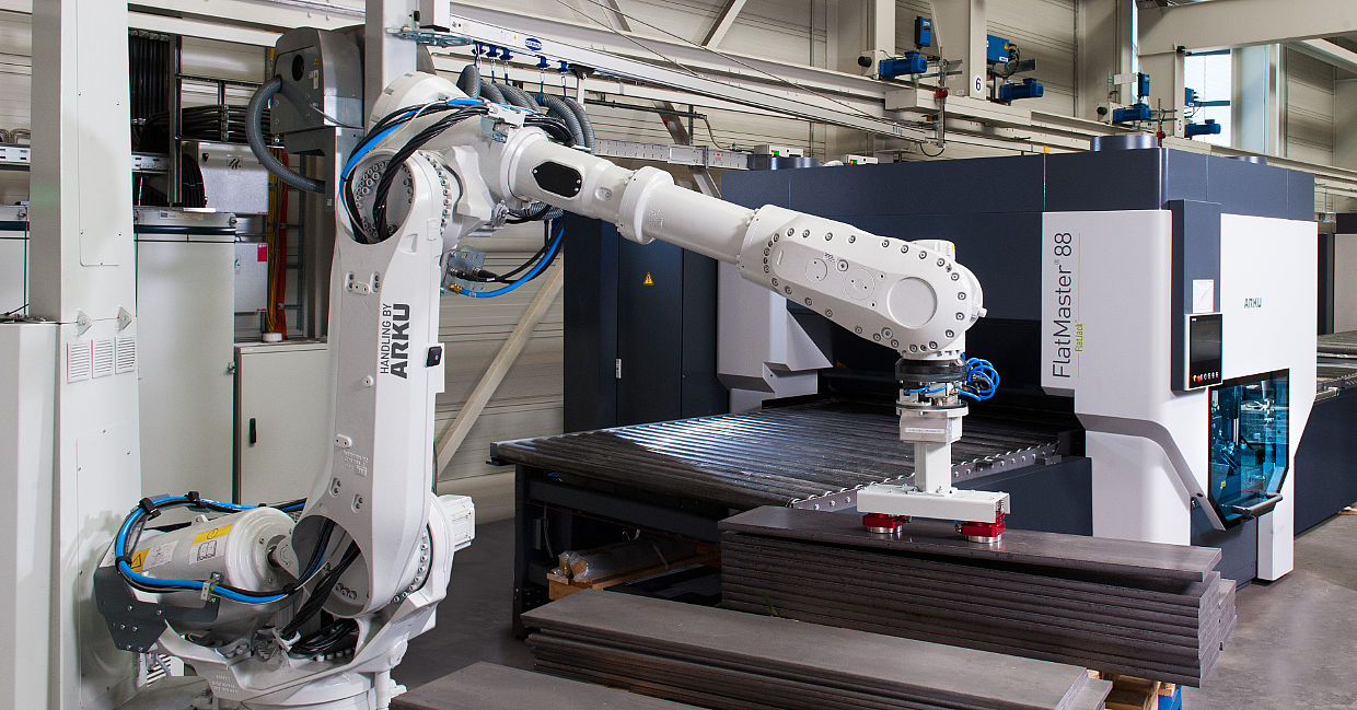 Robots make leveling and deburring more productive